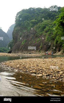 Jiuqu River Scenic Area: A Picturesque Paradise for Nature Enthusiasts and History Buffs!